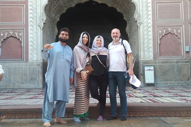 2 Days Private Guided Tour in Lahore - Day 2: Anarkali Bazaar for Old Lahore Energy