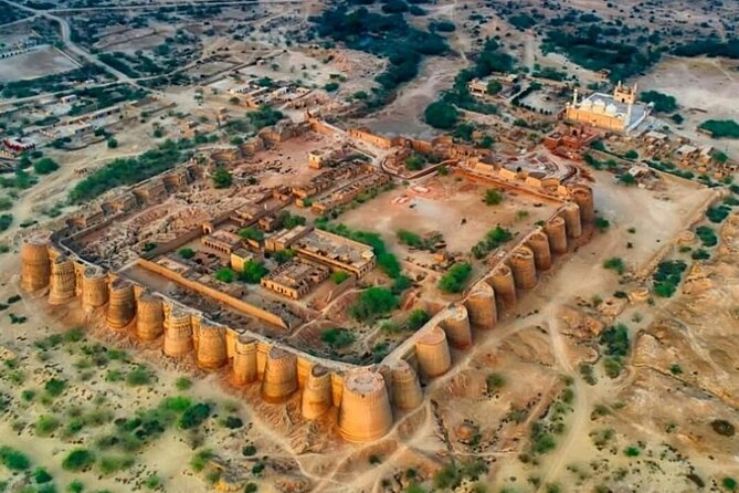 3-Days Guided Tour Of Multan, Bahawalpur, Uch Sharif & Derawar Fort (Cholistan) - Uch Sharif: a shrine-heavy day that balances legends and real place