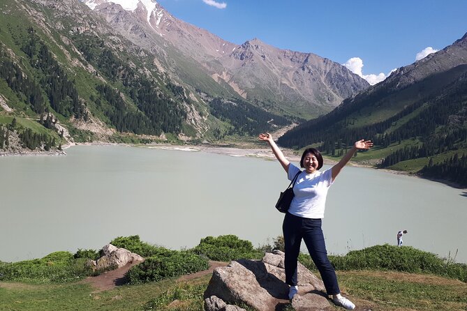 ALmaty mountains hiking tour - The guide game: pacing, communication, and real-world flexibility