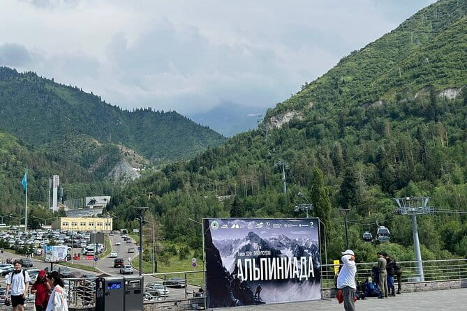 Almaty Walking Tour: 9 Must-See Sights in a Small Group - Green Bazaar: shopping time that actually feels local