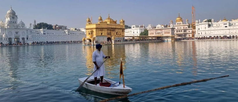 Amritsar: Golden Temple and Jallianwala Bagh Guided Tour - Golden Temple entry rules: what to wear, what to leave behind