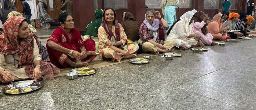 Amritsar: Golden Temple and Jallianwala Bagh Guided Tour - Golden Temple storytelling: Sikhism, philosophy, and the Akal Takht visit