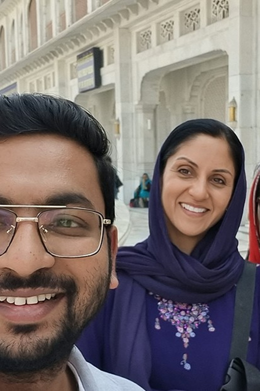 Amritsar: Golden Temple and Jallianwala Bagh Guided Tour - Sikh Central Museum, Bunga Ramgarhia, and the Sikh Reference Library: context you can carry home