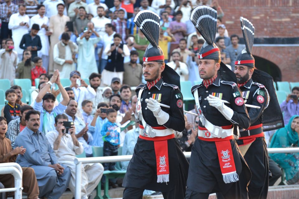 Amritsar : Golden Temple and Jallianwala Bagh Private Tour - Wagah Border ceremony: flag-lowering and changing guards