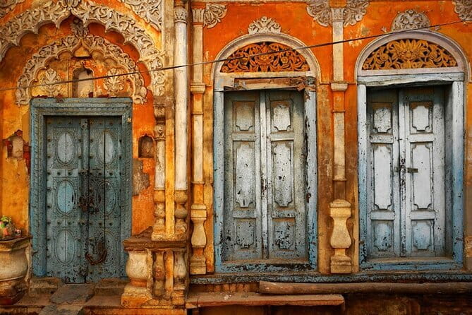 Amritsar Heritage Walking Tour of Old City & Golden Temple Area - Darshani Deori and Churasti Attari: gateways, viewing traditions, and trade at the same time