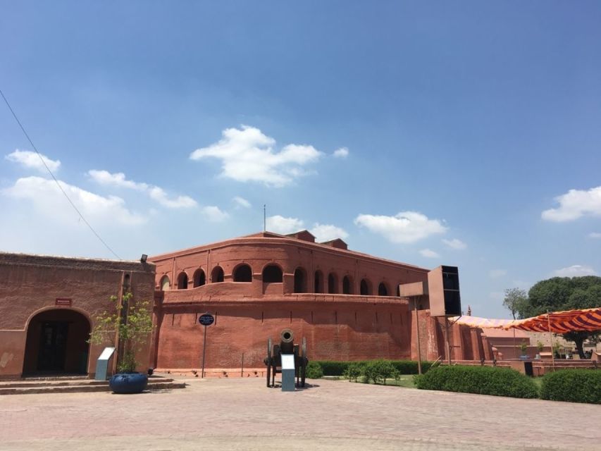 Amritsar: Small Group Sightseeing Tour with Wagah Border - Wagah Border ceremony: the show, the symbols, and the crowds