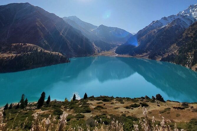 Big Almaty Lake tour private or group by car or hiking - At the Lake: Frozen Views, 40–60 Minutes, and Photo Spots That Make Sense