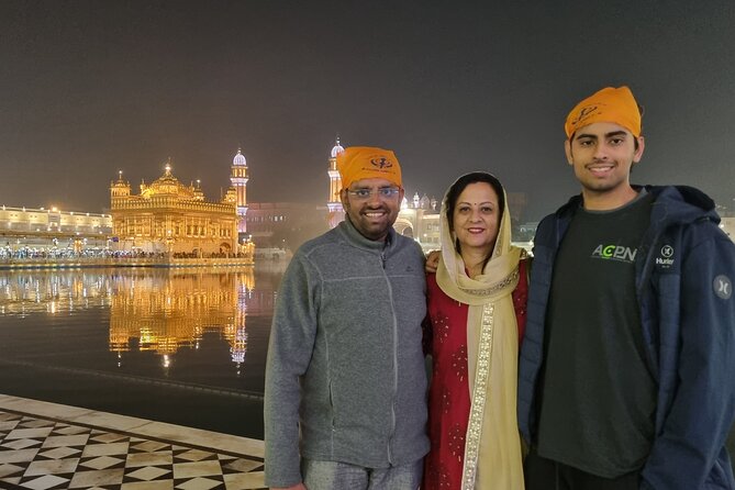 Golden Temple and Jallianwala Bagh Guided Tour - Meeting point, group size, and how the pace feels