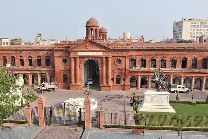 Golden Temple, Jallianwala Bagh, Partition Museum & Wagha Border - #Travellouge - How this private Amritsar day tour actually plays out