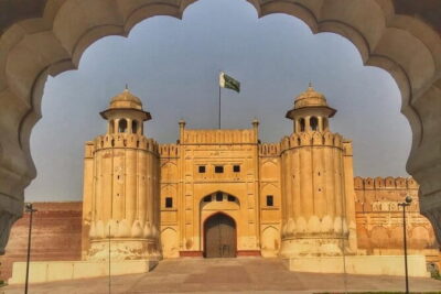 Lahore Heritage in a Day - Akbari Mandi: the spice market where your senses do the mapwork