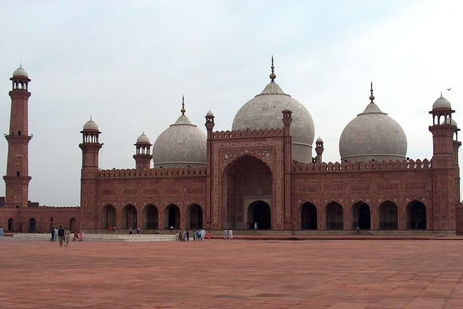 Lahore Heritage in a Day - Lahore Fort: mirrors, gates, and Mughal scale