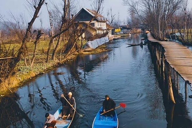 Private 5-Day Charming Kashmir Package Tour from Srinagar - Airport meet-and-greet to a houseboat sleepover