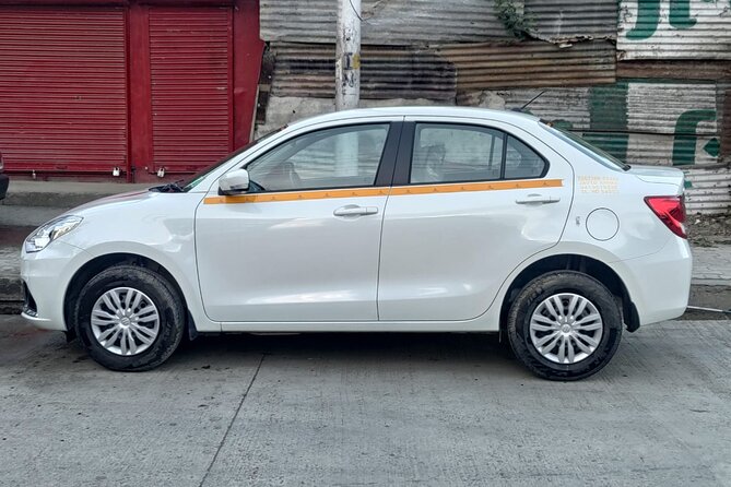 Private Sedan Cab to and from Srinagar Airport and Dal Lake - Who This Private Cab Works Best For