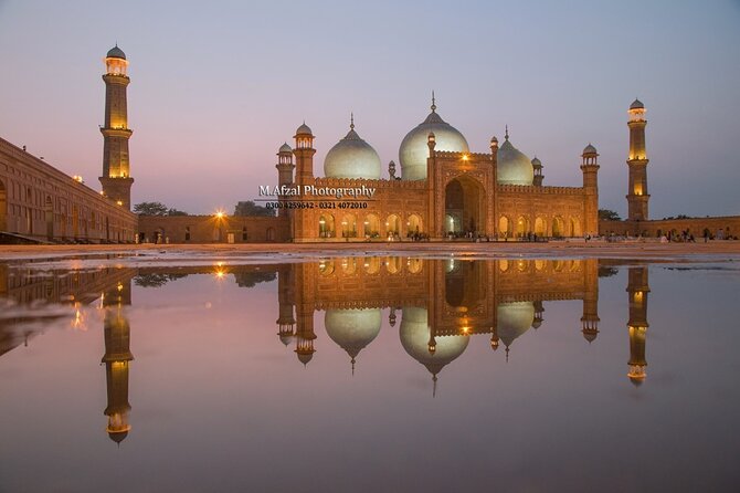 Rangeela Rickshaw Walled City Lahore Guided Tour - Badshahi Mosque and the Quran Gallery details