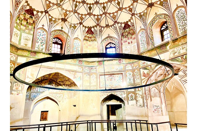 Rangeela Rikshaw Walled City Guided Tour Lahore - Stop 5: Gali Surjan Singh and the Surjan Singh Street snap-to-it moments