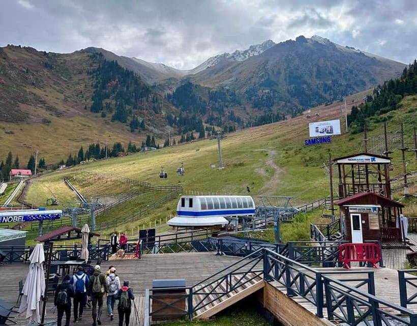 Small Group: Almaty Top 6 locations - Green Bazaar: a practical taste-and-browse stop
