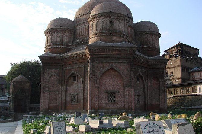 Srinagar Splendors: A Private City Tour - Mughal Gardens: terraced 16th-century gardens with time to wander