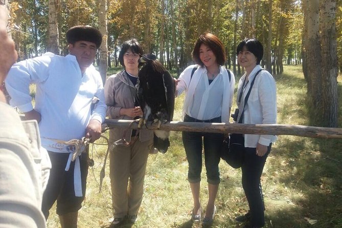 Trip to Kazakh family of Eagle hunters in Astana (6 hours) - The Berkut show: golden eagles and a tradition with pressure