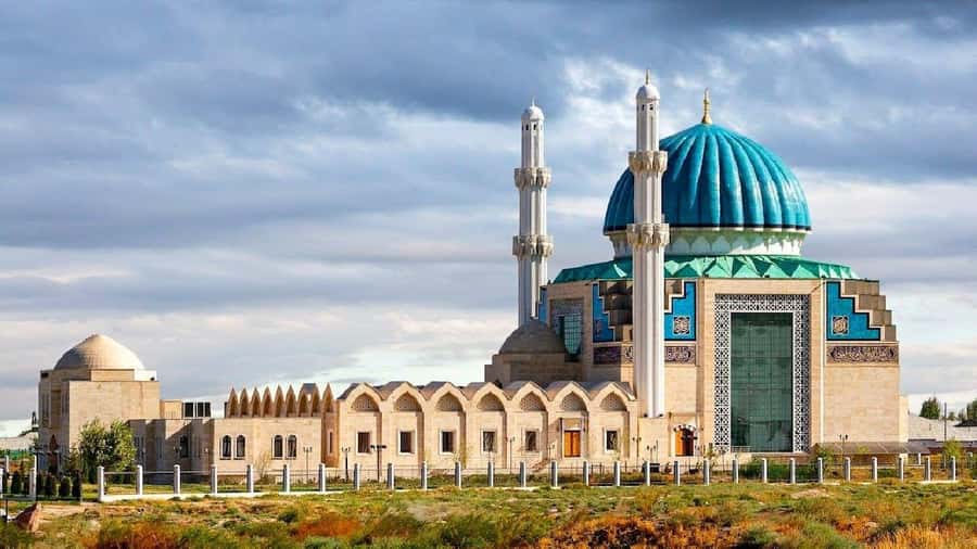 Turkestan Gloriously Isolated - Day Tour from Tashkent - Shymkent’s Friday Mosque Stop: Quick, Scenic, and Not a Full City Day