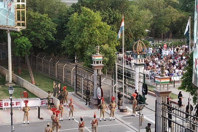Wagah Border Flag Retreat Ceremony - Company Bagh and the Punjab War Heroes Memorial: context before the spectacle